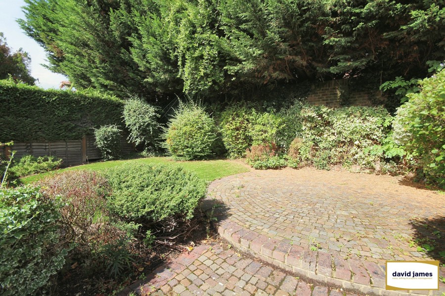 Images for Tall Elms Close, Bromley